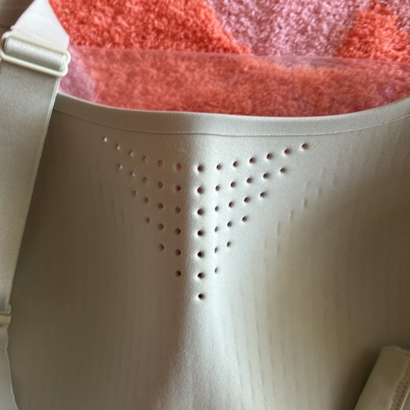 VS VSX bra - green - NWT - Picture 4 of 7